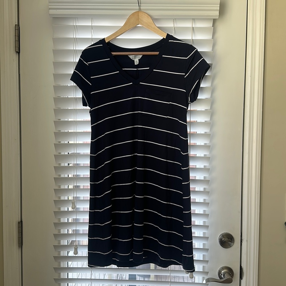 Size L petite Market and Spruce tshirt dress